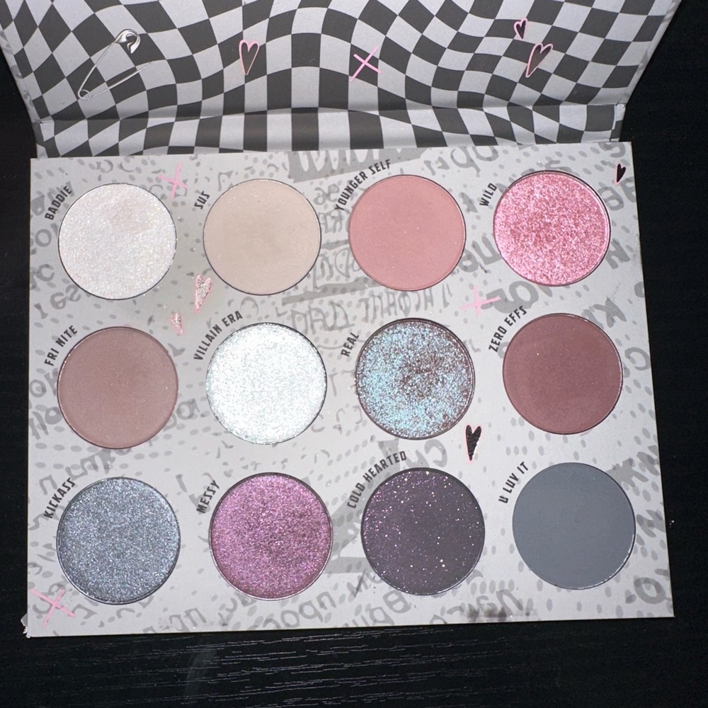Colourpop trouble maker eyeshadow palette
